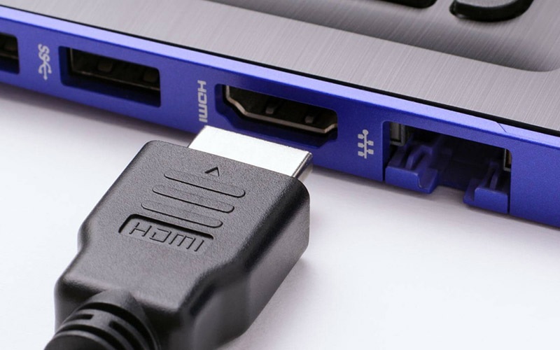 Tivi xài Tizen OS kết nối TV qua cổng HDMI